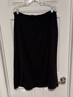 4/$20🎉Travelsmith Black Skirt size Large